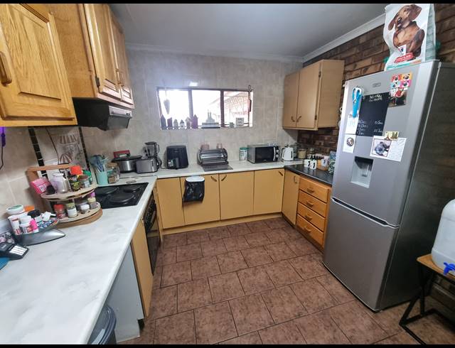 5 BEDROOM FREEHOLD FOR SALE IN THE REEDS